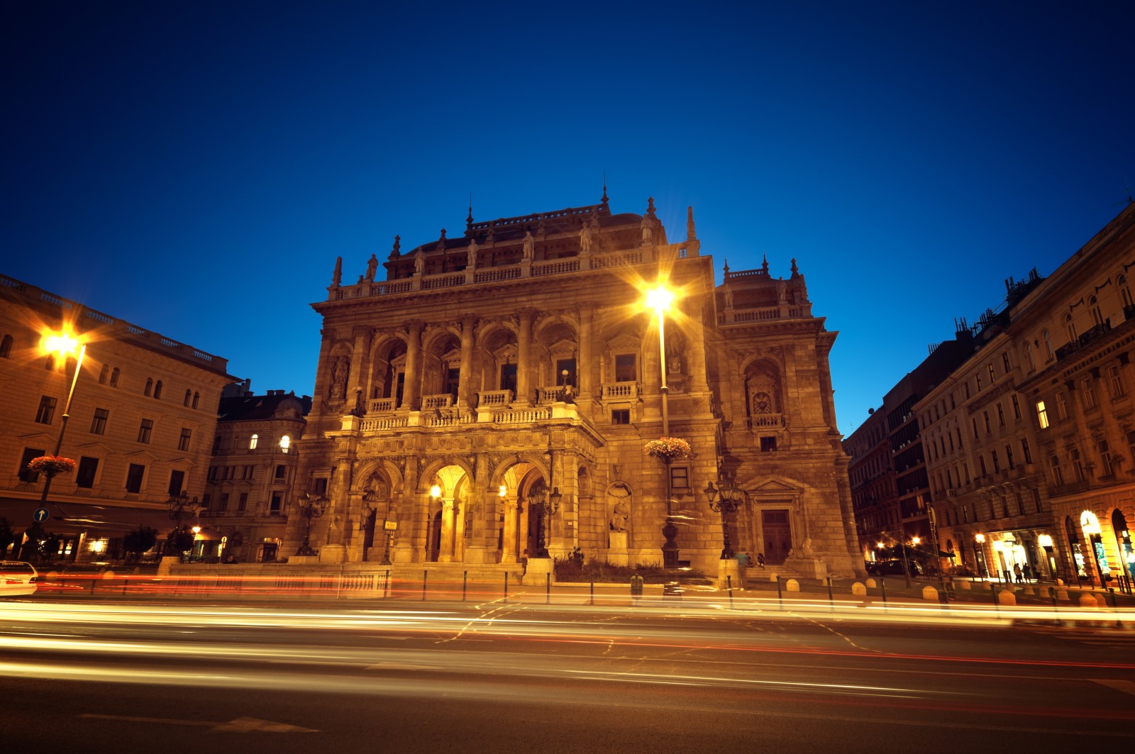 budapest opera house visit